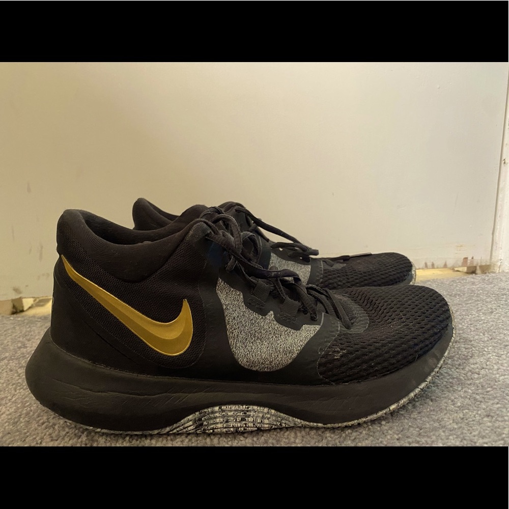 Mens Nike Air Basketball shoes